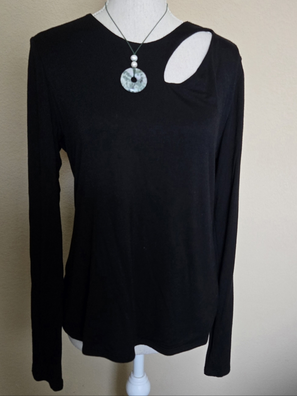 NEW Evereve Peyton Jensen Ali Cut Out Long Sleeve Tee Top Black - M